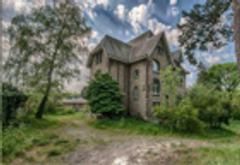 Abandoned Cottage Escape