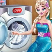 Elsa Wash Clothes