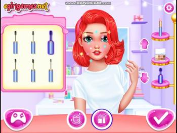 Red Riding Hood Fashionista - GIRL GAMES 